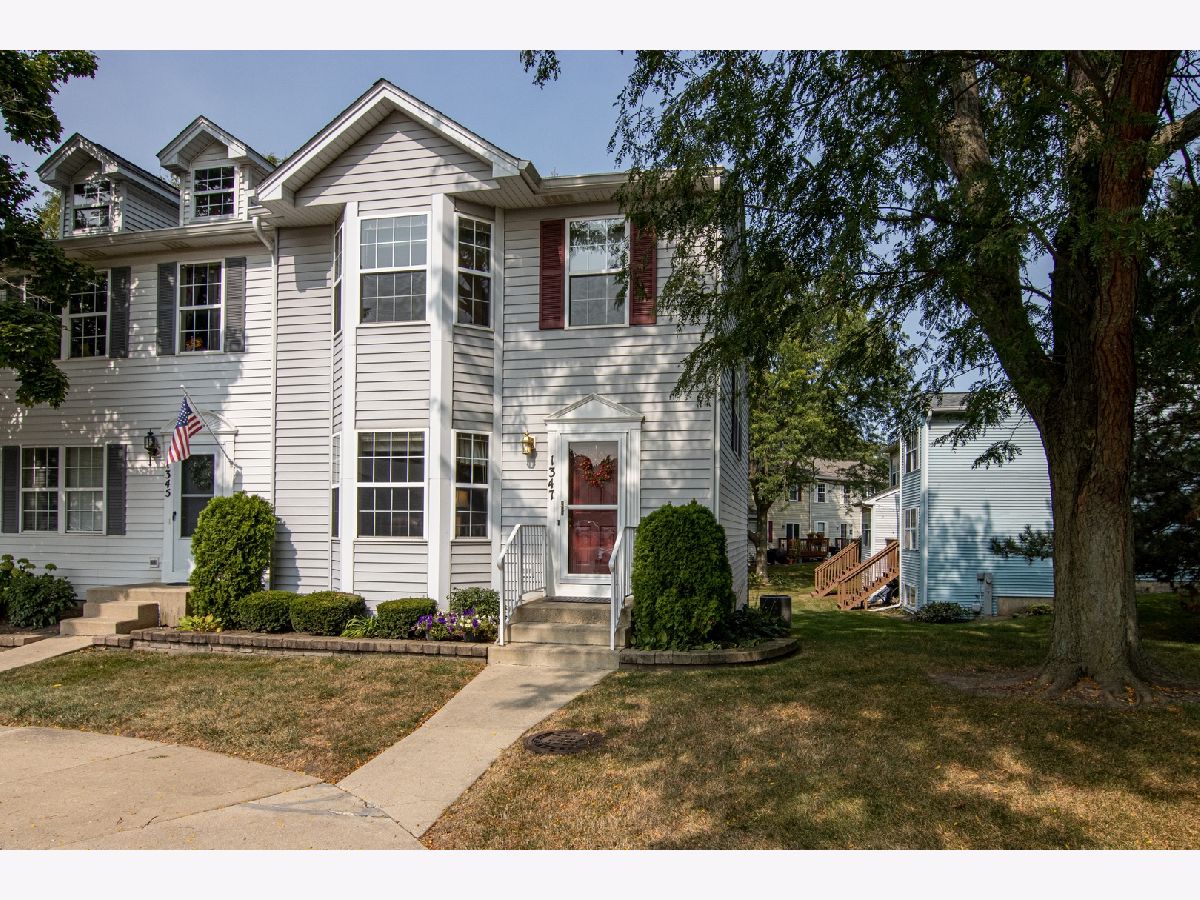 Townhomes Sold Chesapeake Commons Geneva Illinois, 1347 Dunham