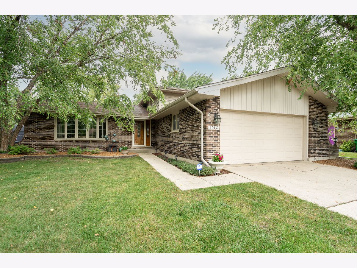 Homes & Condos & Townhomes Sold Timbers Edge Tinley Park Illinois, 17532 Oakwood