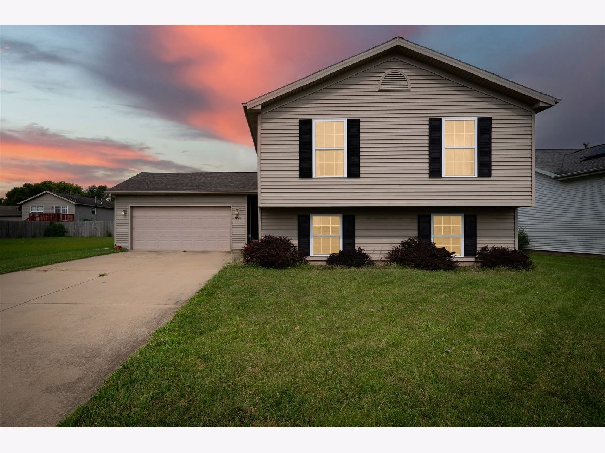 Homes & Condos & Townhomes Sold Beich Place Bloomington Illinois, 3909 Bluebell