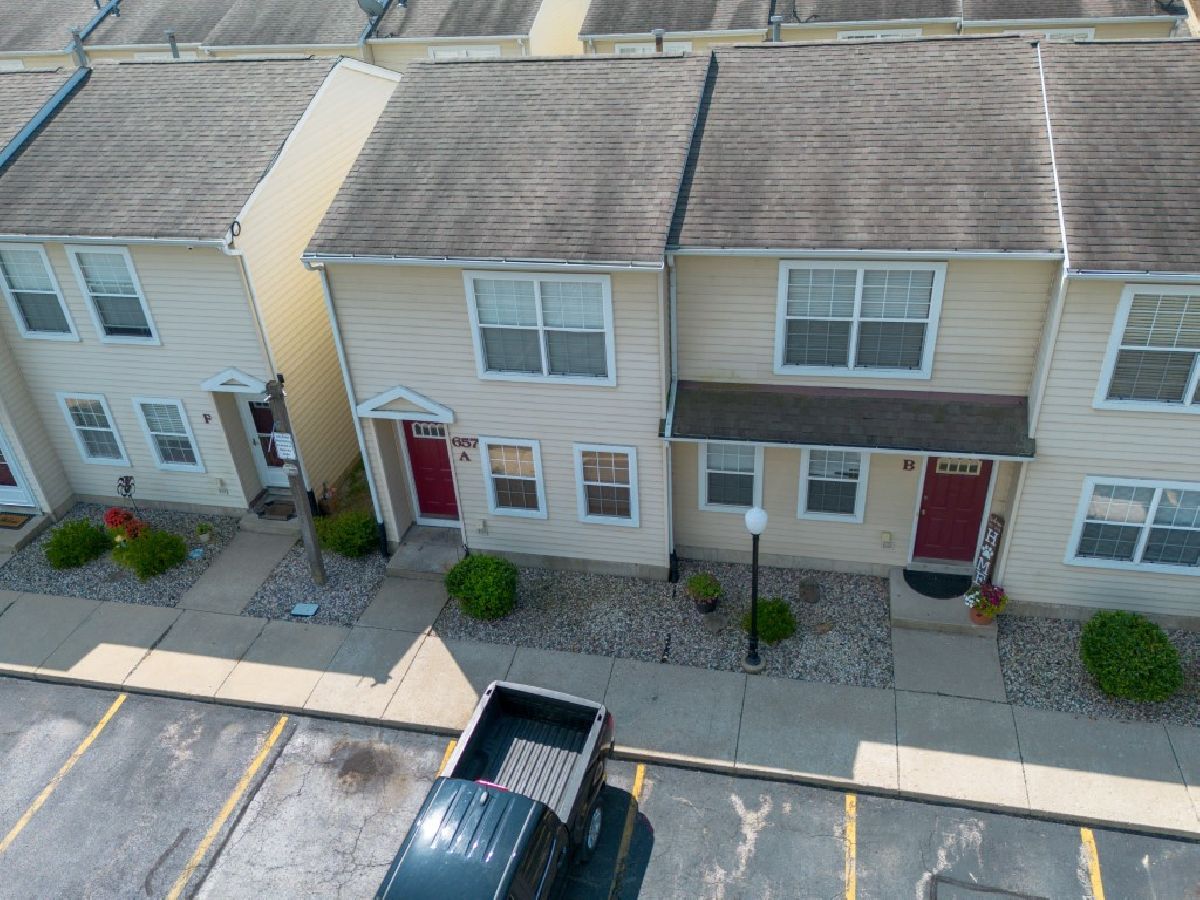 Townhomes Sold Castlebrook Townhomes Wauconda Illinois, 657 Liberty