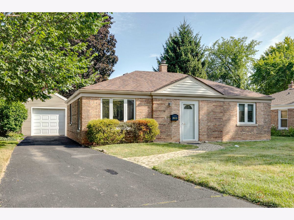 Homes & Townhomes & Condos Rented Copeland Manor Libertyville Illinois, 808 Rockland
