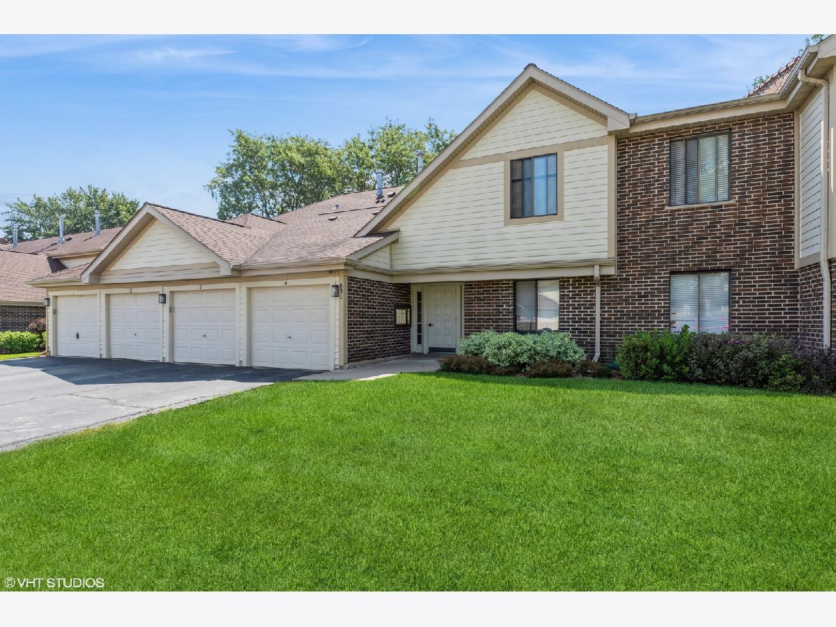 Condos & Townhomes Rented Kingsbrooke Palatine Illinois, 831 Coach