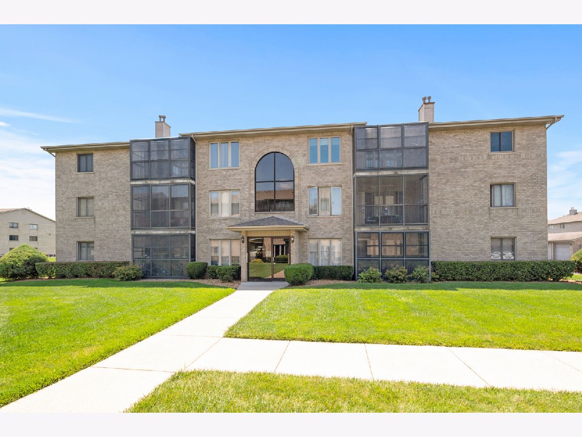 Condominiums & Homes Sold Crestwood Highlands Crestwood Illinois, 13935 Le Claire