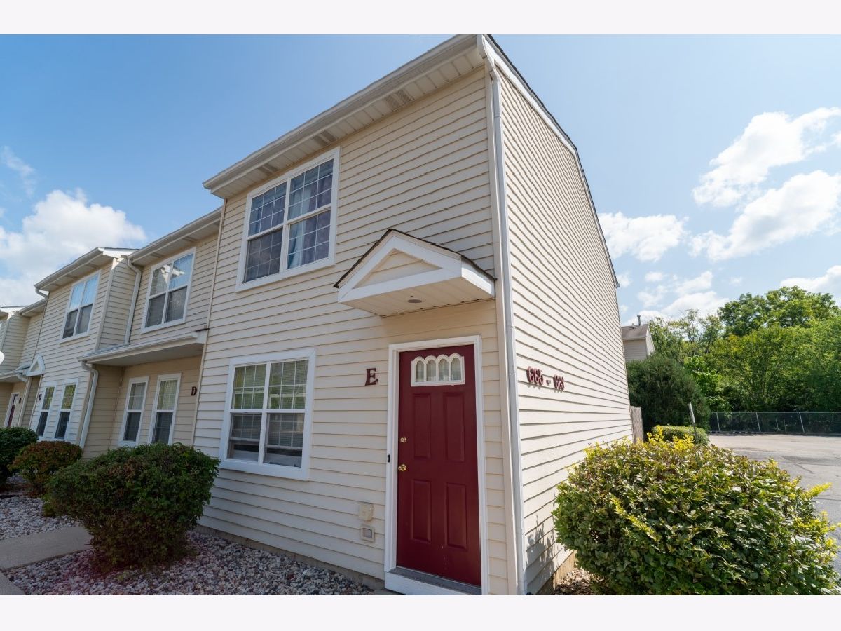 Townhomes Sold Castlebrook Townhomes Wauconda Illinois, 663 Liberty