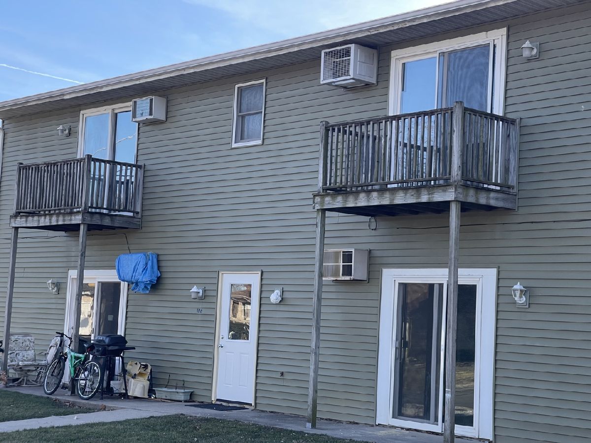  Rented Mendota Illinois, 106 3rd