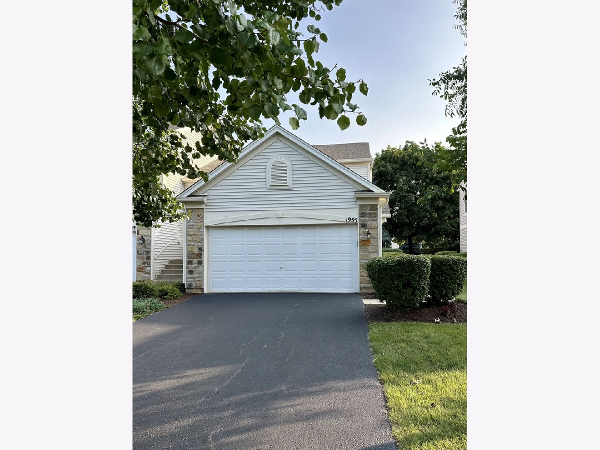 Townhomes & Condos & Homes Sold Misty Creek Aurora Illinois, 1955 Misty Ridge