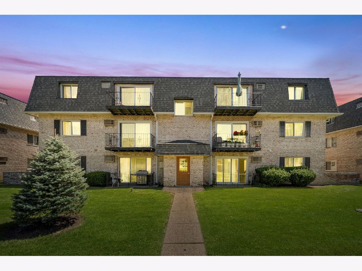 Condominiums Sold Baldwin Court Palatine Illinois, 1313 Baldwin