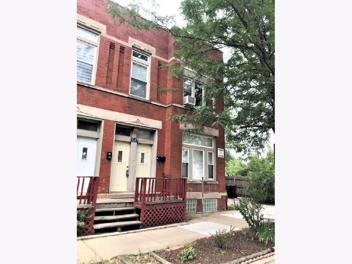 Condominiums & Homes Rented Tri-taylor Chicago Illinois, 1047 Oakley