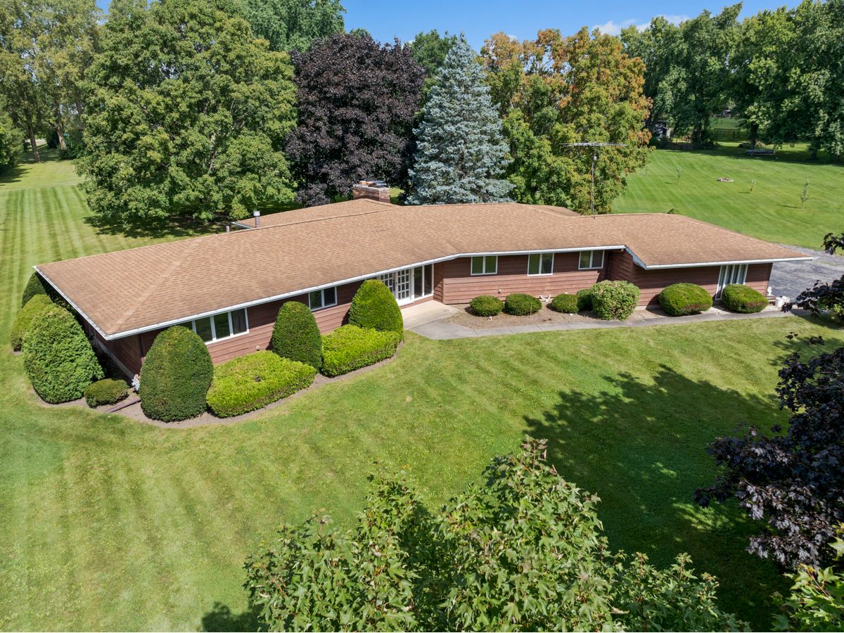 Homes Sold Colleens Cote Huntley Illinois, 6217 Lakeview