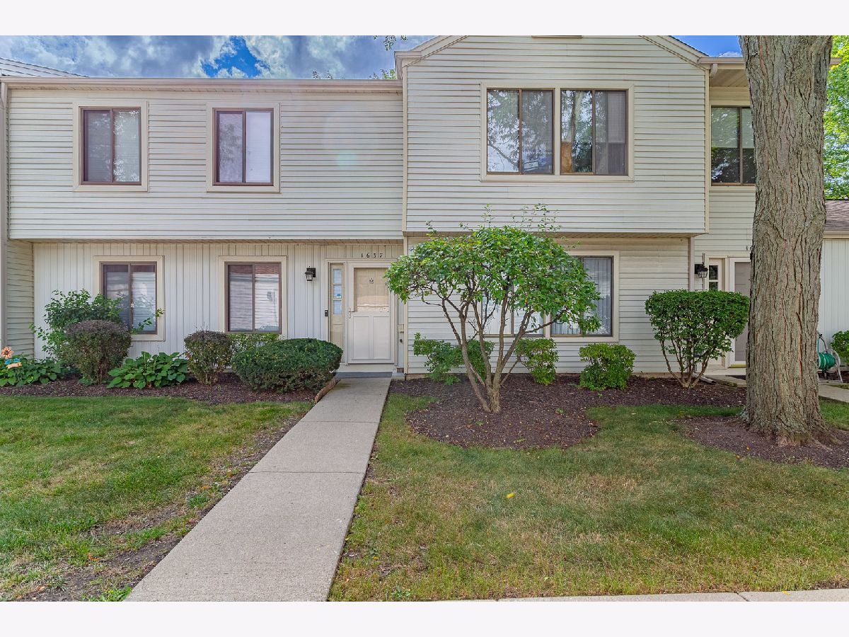 Townhomes & Condos Sold Hampton Farms Elk Grove Village Illinois, 1637 Vermont