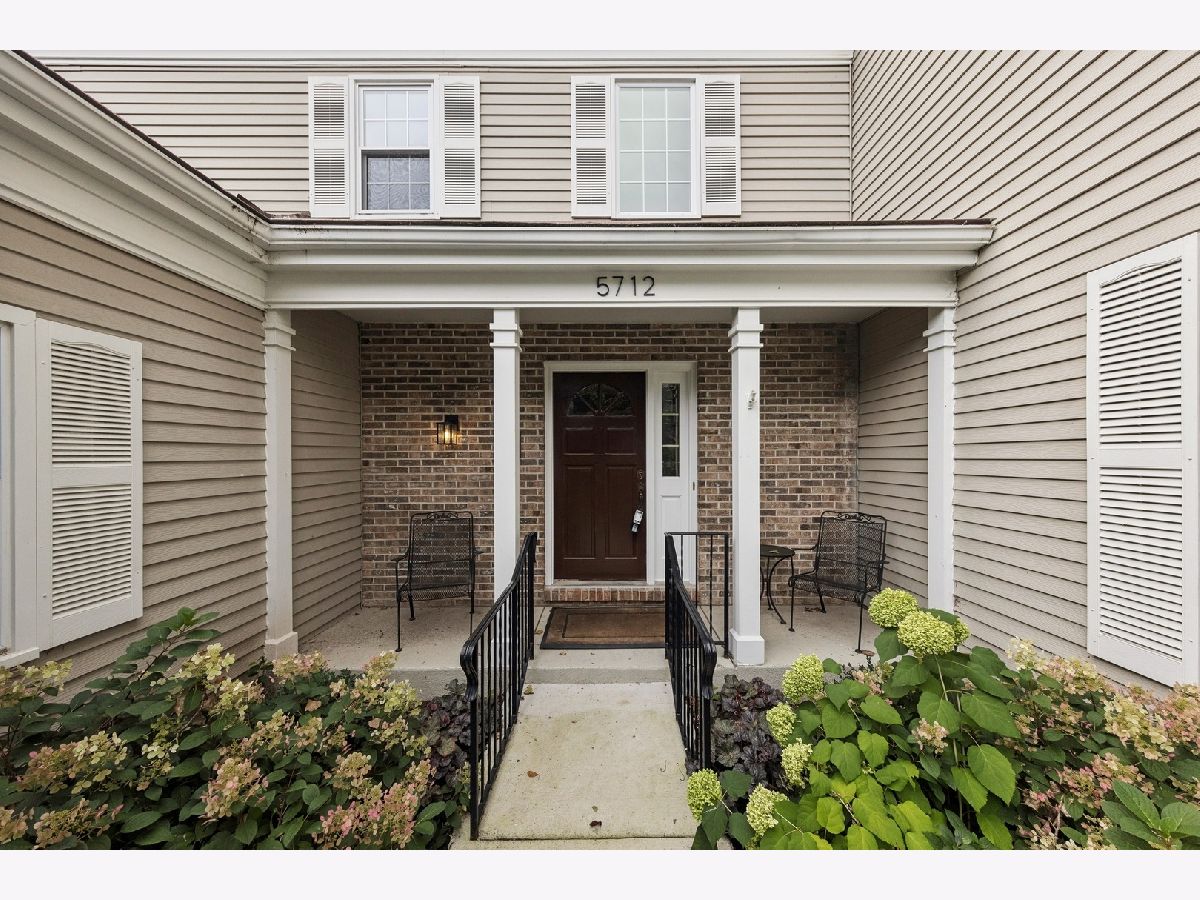 Condos & Townhomes Sold Foxgate Of Hinsdale Hinsdale Illinois, 5712 Foxgate
