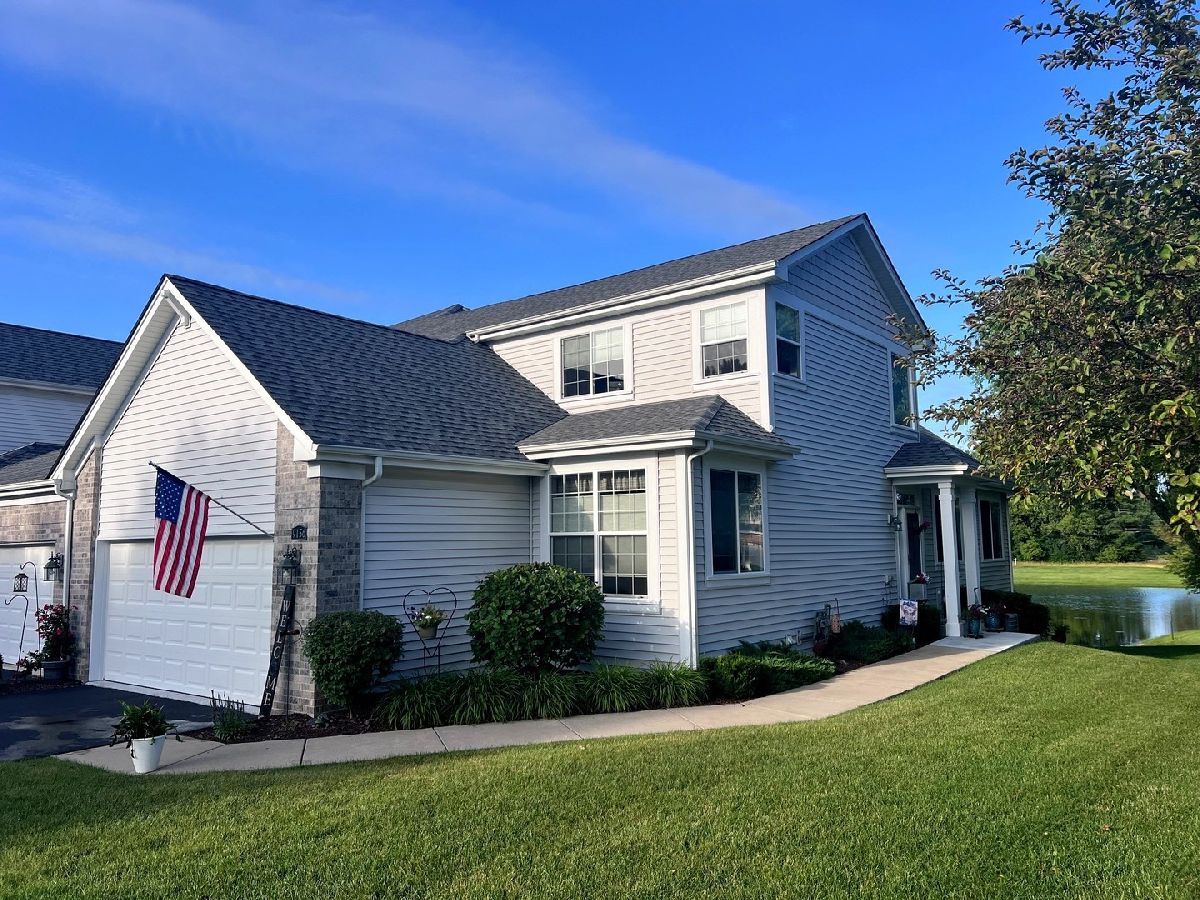 Townhomes & Homes Sold Falcon Green Lakewood Illinois, 9156 Falcon Greens