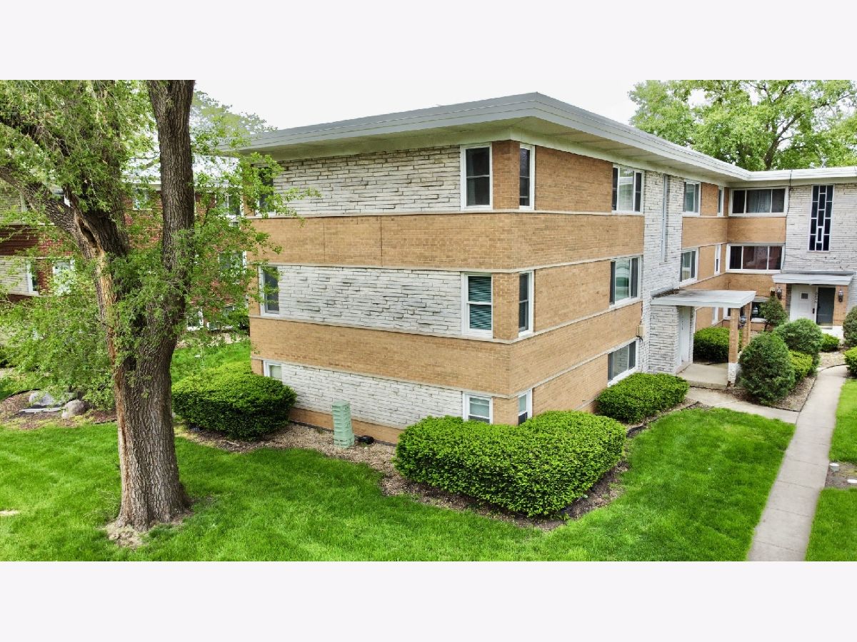 Condominiums Sold Lode Park Condos Worth Illinois, 6850 Lode