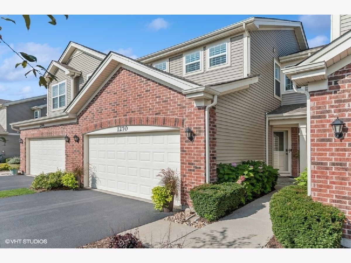 Townhomes Sold West Lake Cary Illinois, 1270 Prairie View