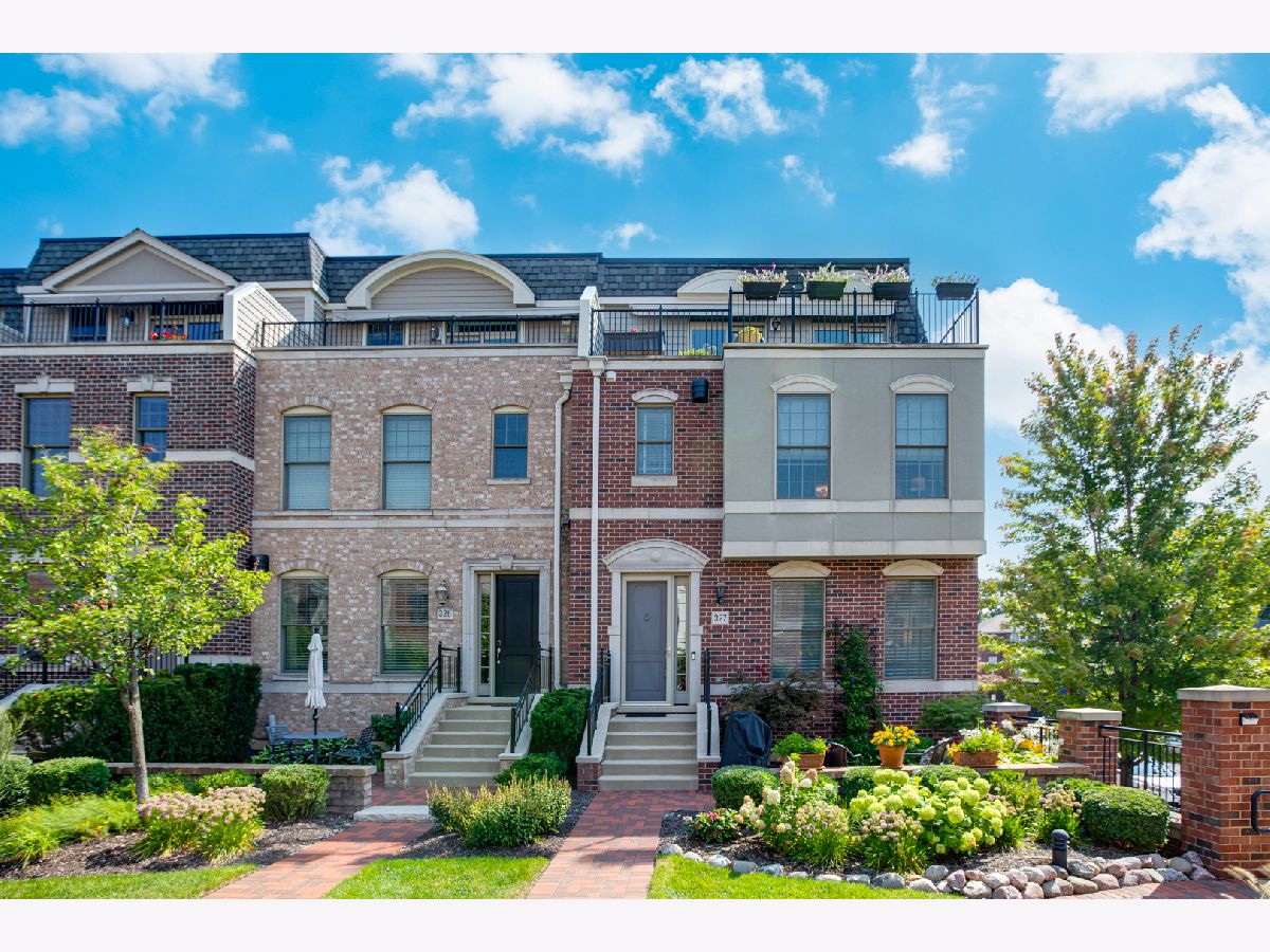 Condos & Townhomes Sold Courthouse Square Wheaton Illinois, 327 Liberty