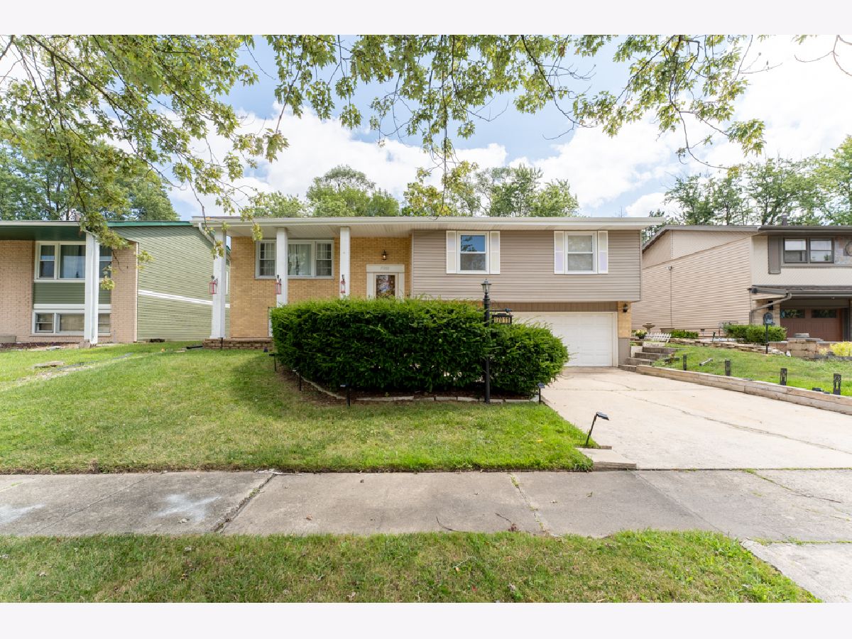 Homes Sold Highlands Hazel Crest Illinois, 17011 Pine