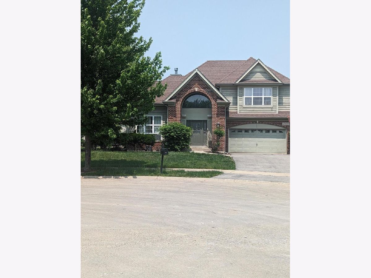 Homes & Townhomes Rented Chatham Square Plainfield Illinois, 26308 Elizabeth