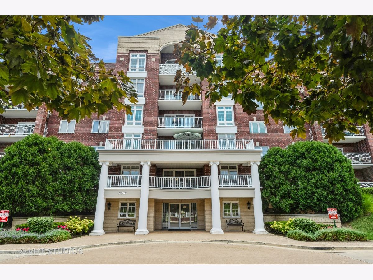 Condominiums Sold Renaissance Niles Illinois, 7051 Touhy