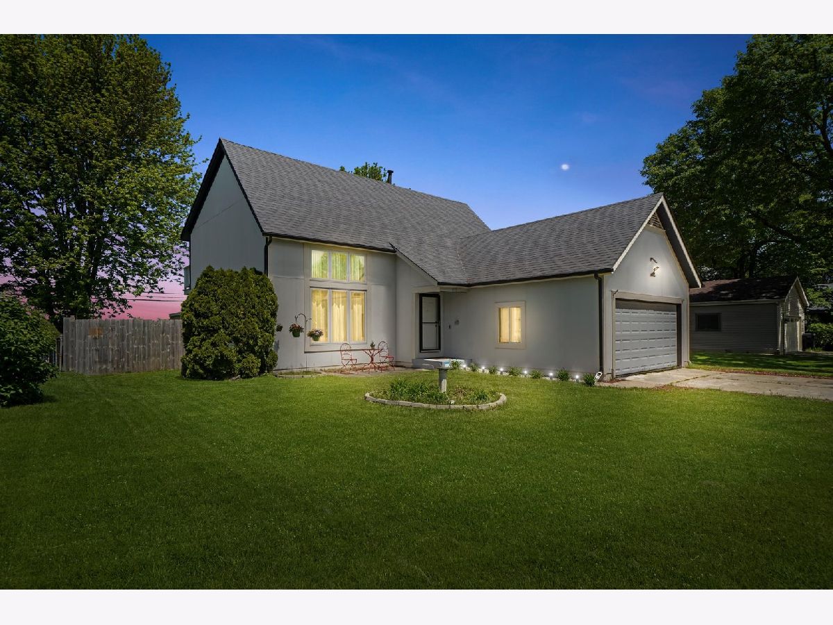 Homes Sold Settlers Lake Streamwood Illinois, 155 Abbeywood