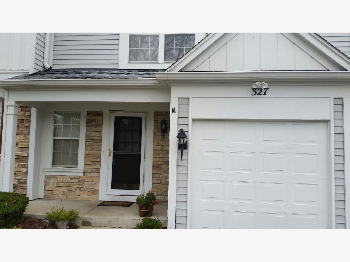Townhomes & Condos & Homes Rented Diamond Bay Aurora Illinois, 327 Shadybrook