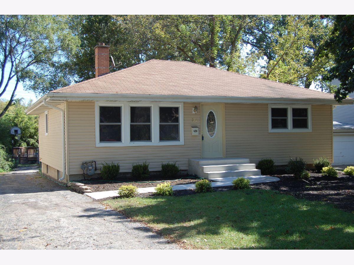 Rented Villa Park Illinois, 317 Riverside