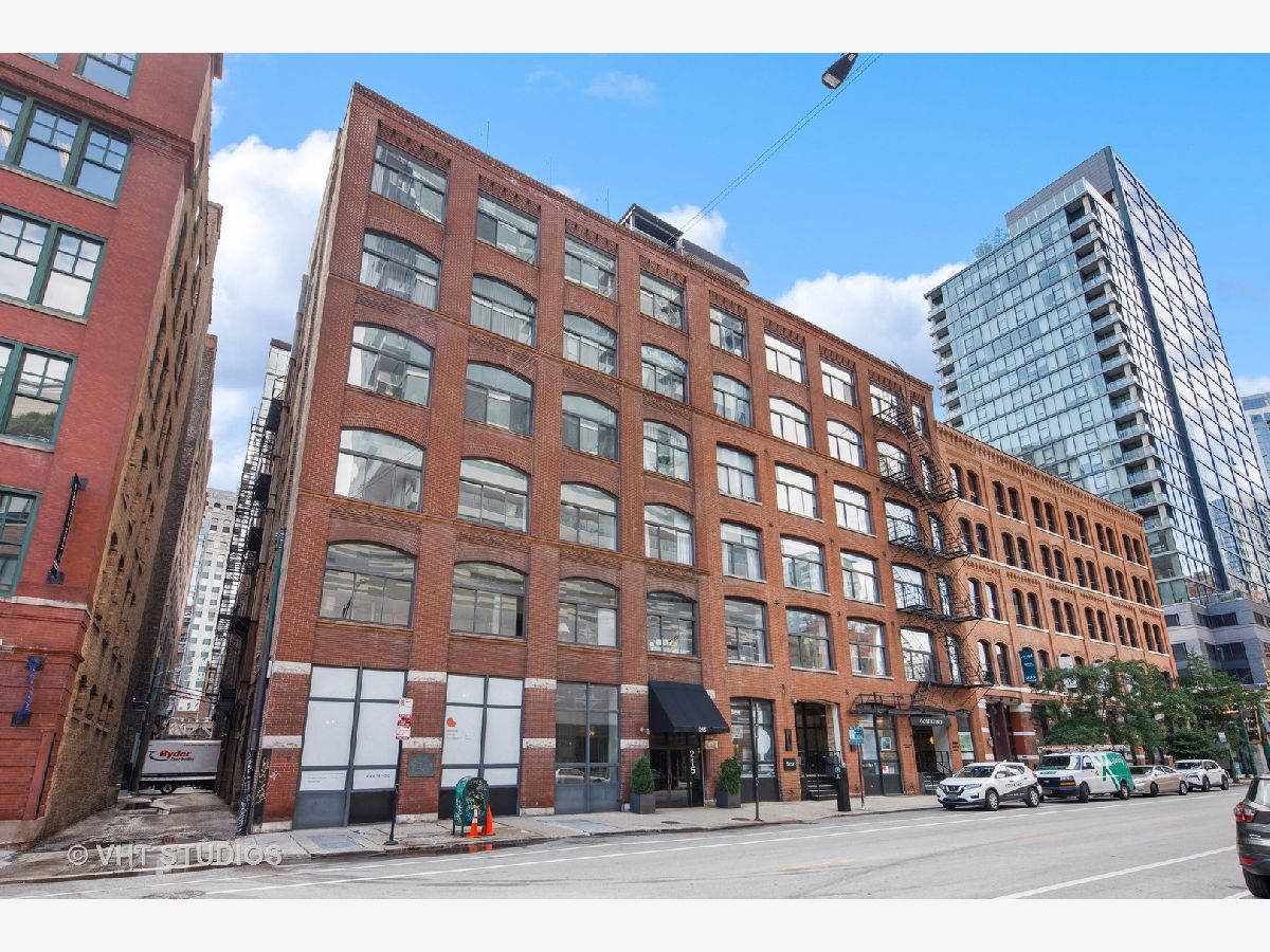 Condos & Townhomes For Sale Anchor Lofts Chicago Illinois, 215 Illinois Street