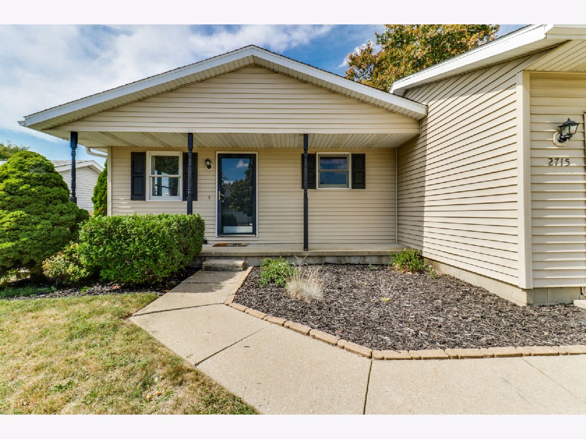 Homes & Condos & Townhomes Sold Pepper Ridge Bloomington Illinois, 2715 Rocksbury