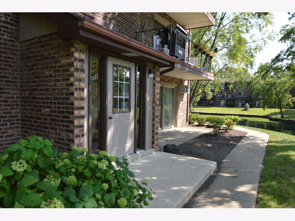 Condominiums Sold Waterbury Woodridge Illinois, 2457 Spring