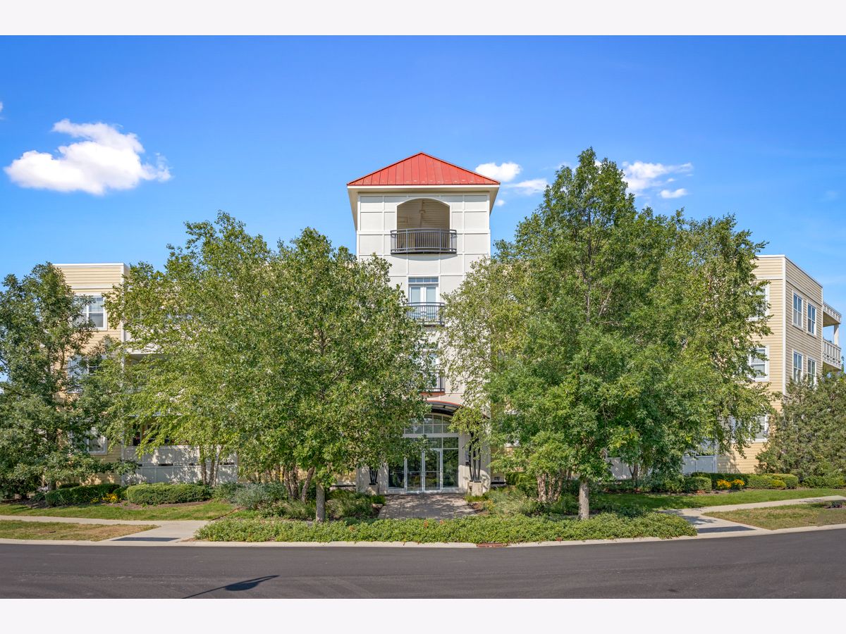 Condominiums Sold Station Square At Prairie Crossing Grayslake Illinois, 977 Harris