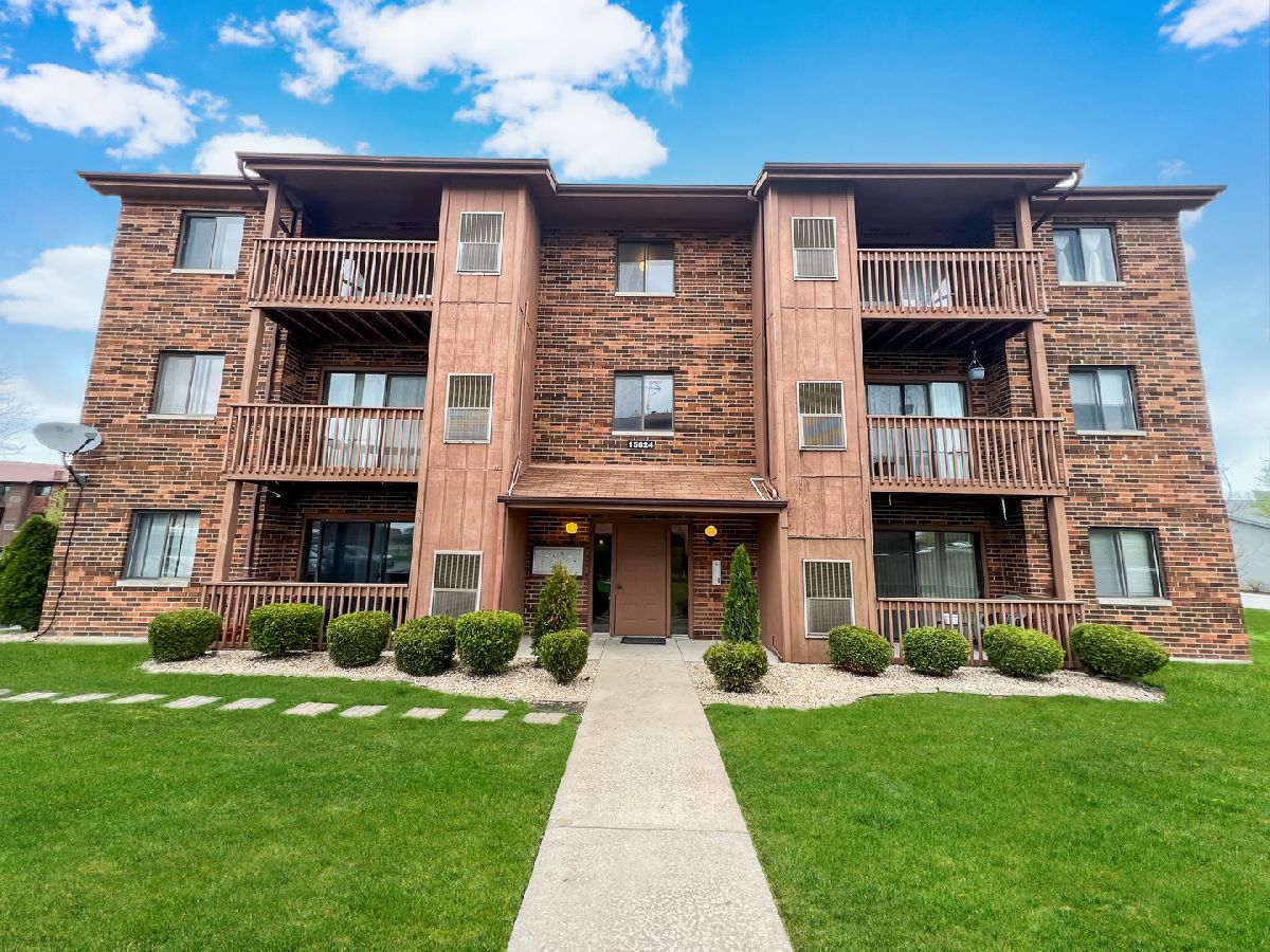 Condominiums Rented Shibui Oak Forest Illinois, 15824 Peggy