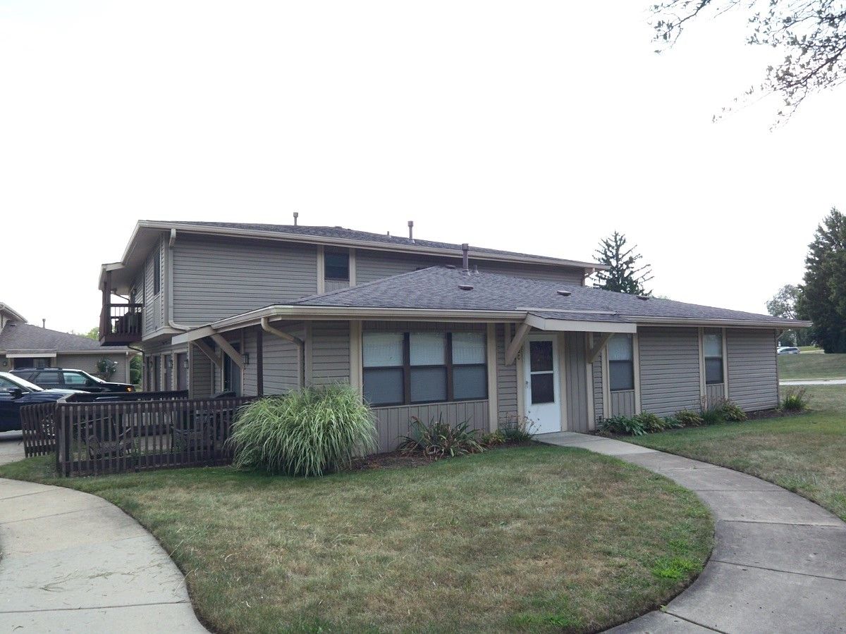 Condos & Townhomes Rented Sierra Blanca Hanover Park Illinois, 5700 Dutch Mill