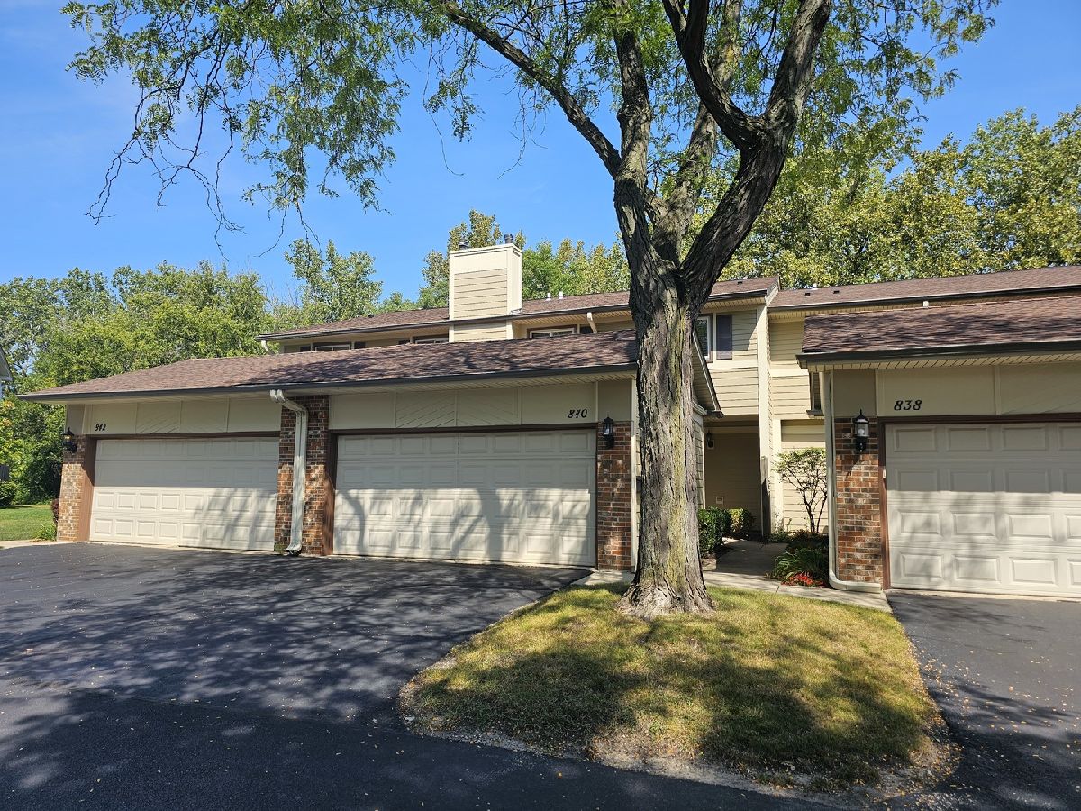 Townhomes Sold Park West Deerfield Illinois, 840 Swallow