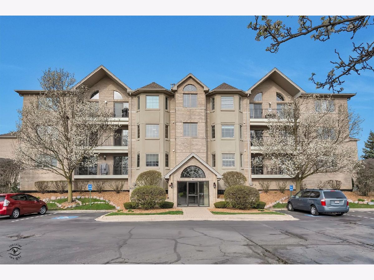 Townhomes & Condos & Homes Sold Long Run Creek Orland Park Illinois, 11840 Windemere