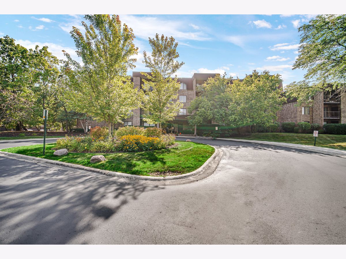 Condominiums & Homes Sold Salceda Del Norte Northbrook Illinois, 2050 Valencia