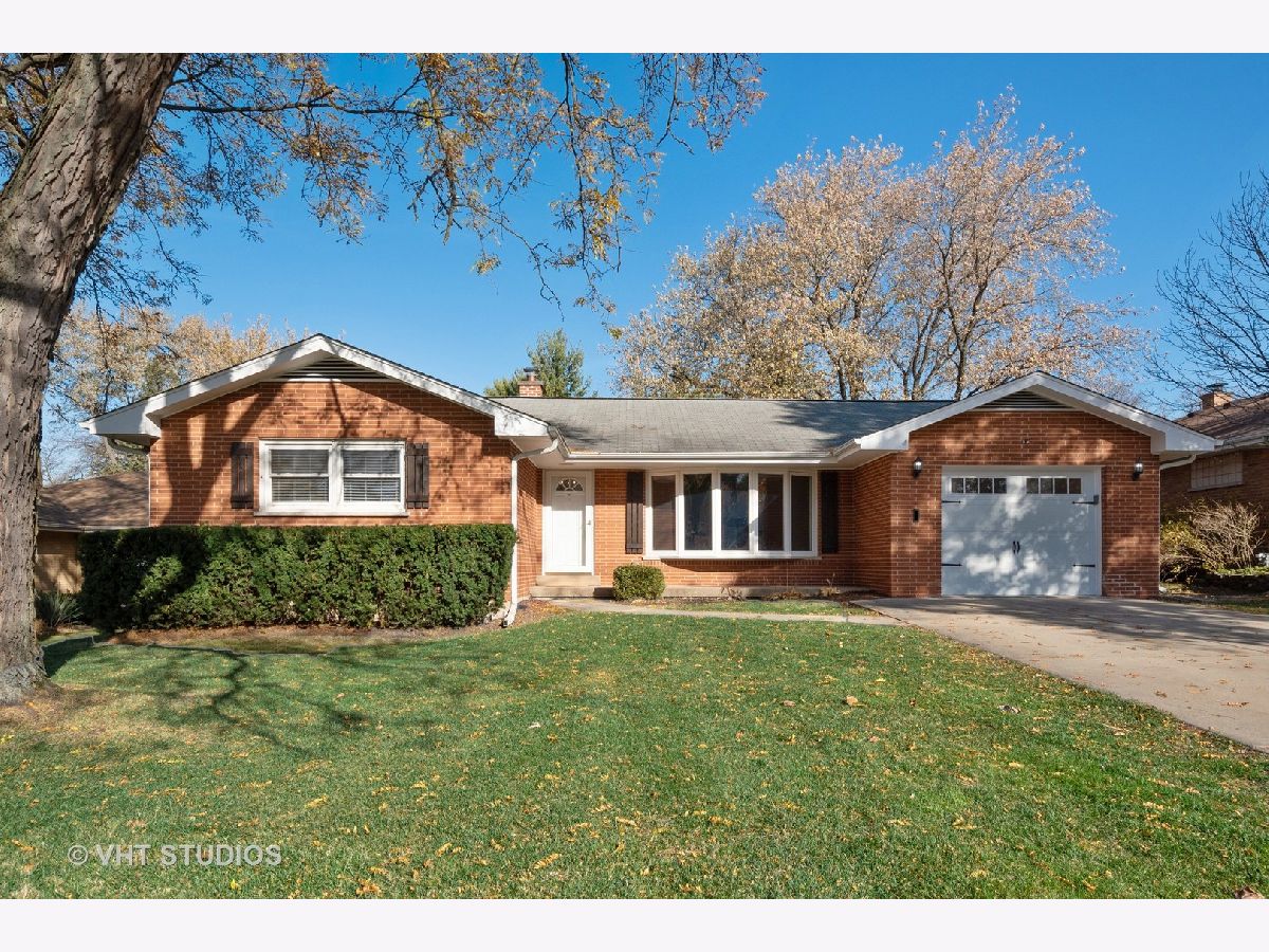 Homes & Townhomes & Condos Rented Barrington Village Barrington Illinois, 140 Sturtz