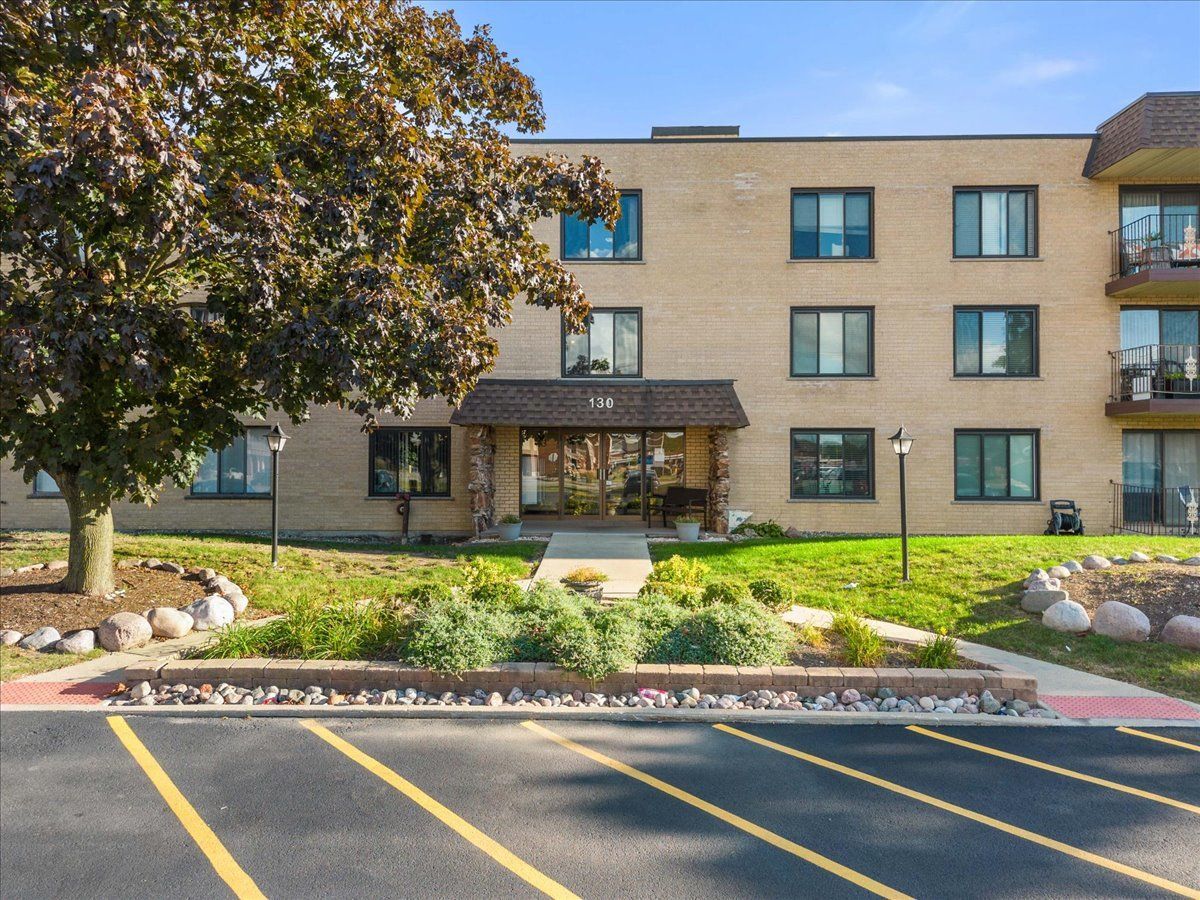 Condominiums Sold Brentwood Condos Elmhurst Illinois, 130 Grand