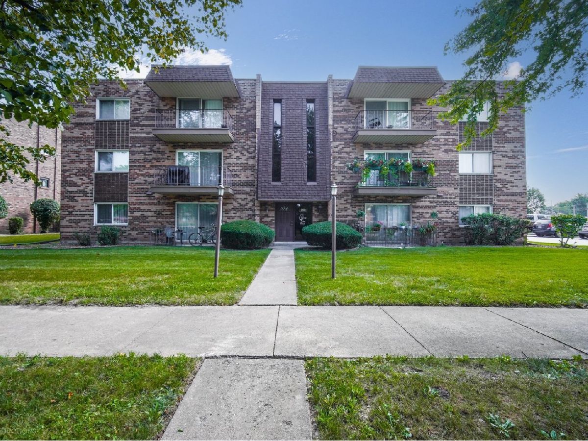 Condominiums Sold Carriage Lane Crestwood Illinois, 12801 Carriage