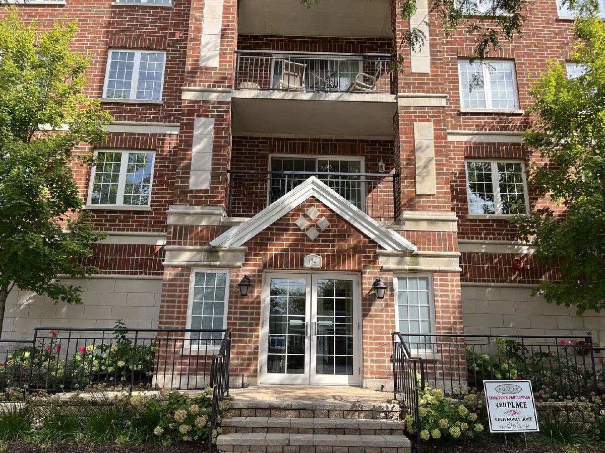 Condominiums Sold Wellington Court Palatine Illinois, 124 Colfax