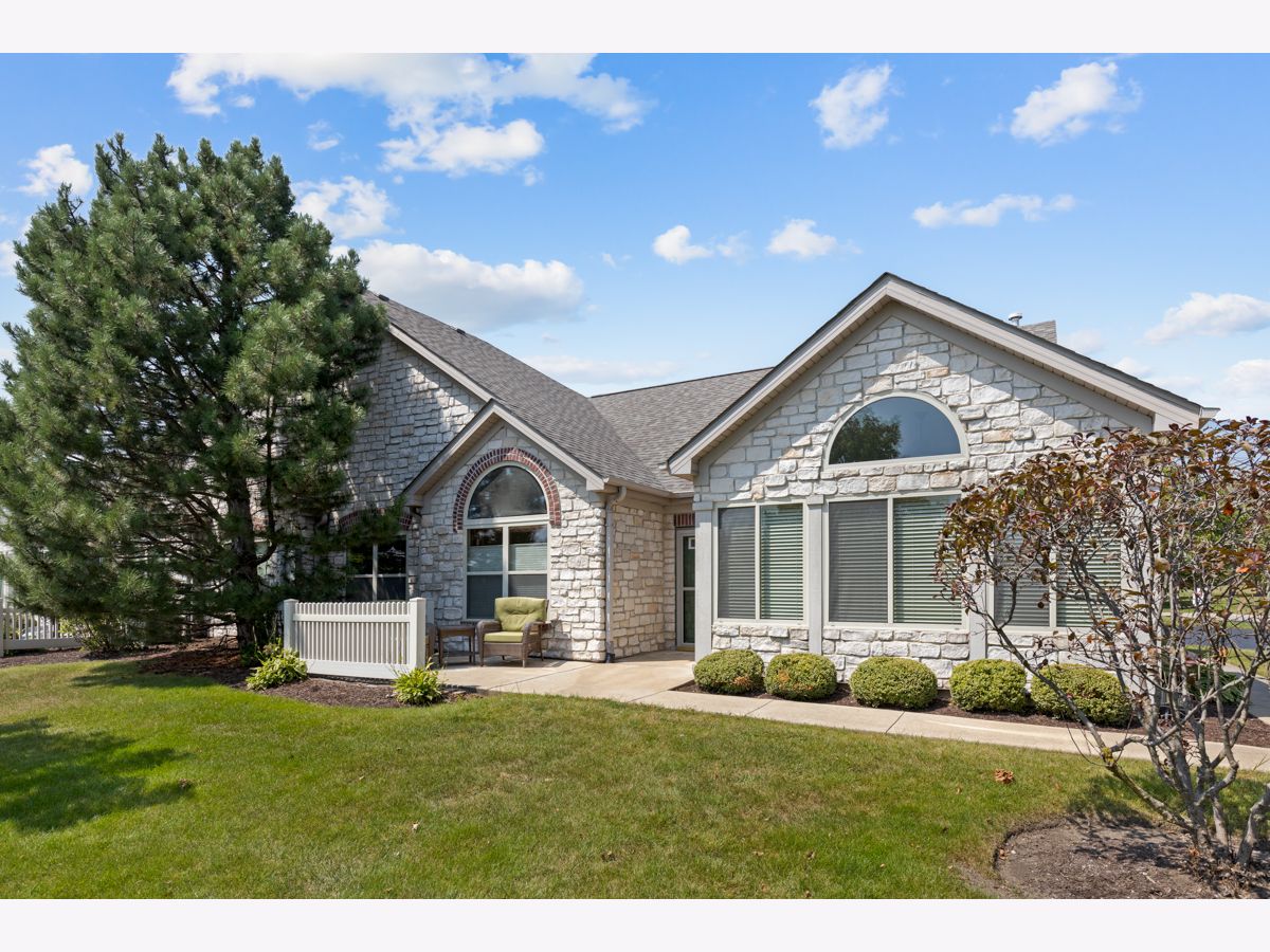Townhomes & Condos Sold Messenger Woods Homer Glen Illinois, 16051 Messenger