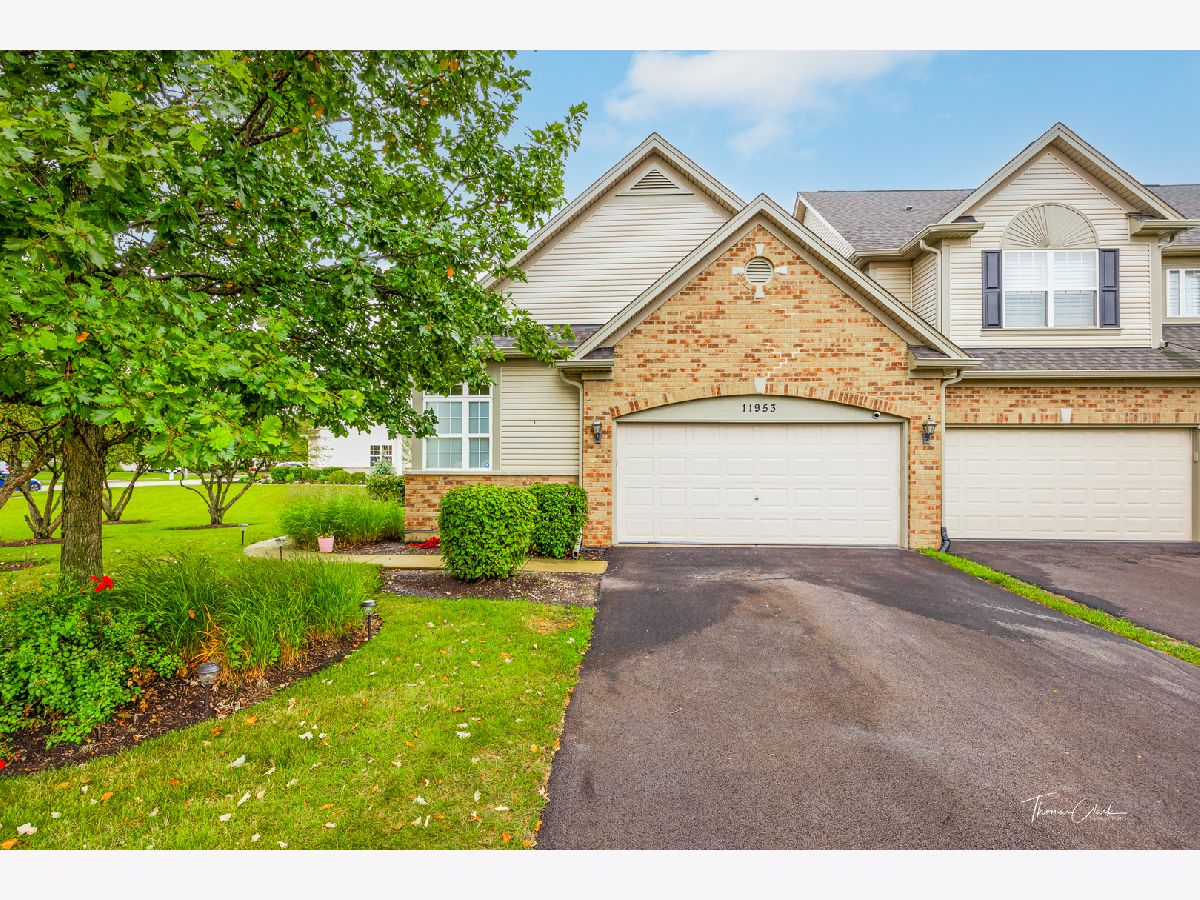 Townhomes & Homes Sold Heritage Oaks Plainfield Illinois, 11953 Winterberry