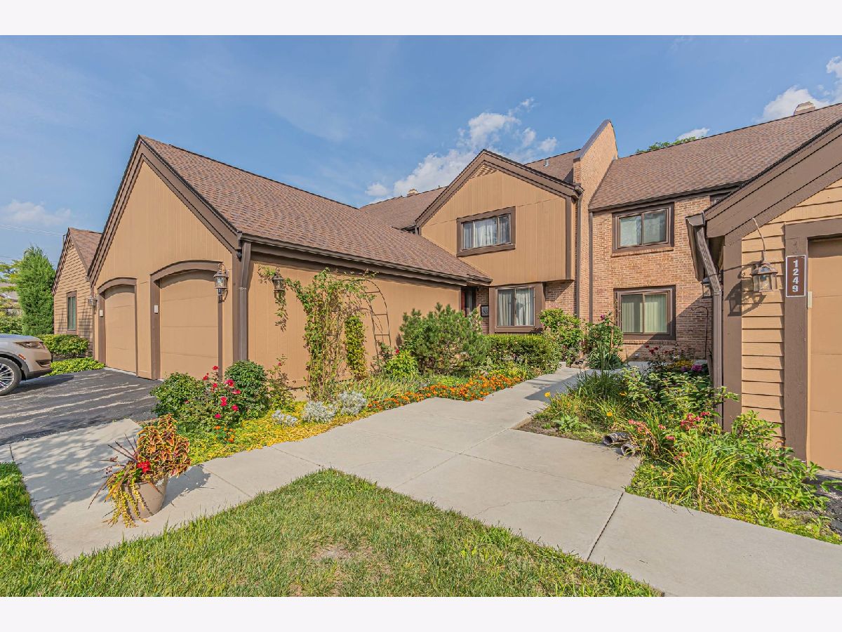Townhomes & Homes Sold Crossings Buffalo Grove Illinois, 1253 Franklin