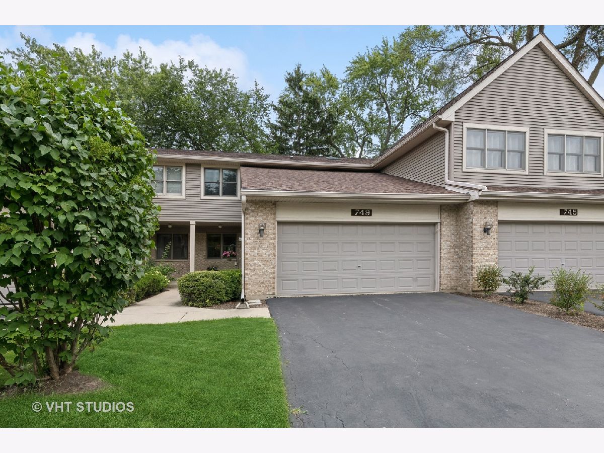 Townhomes Sold Timberlake Estates Palatine Illinois, 749 Walden