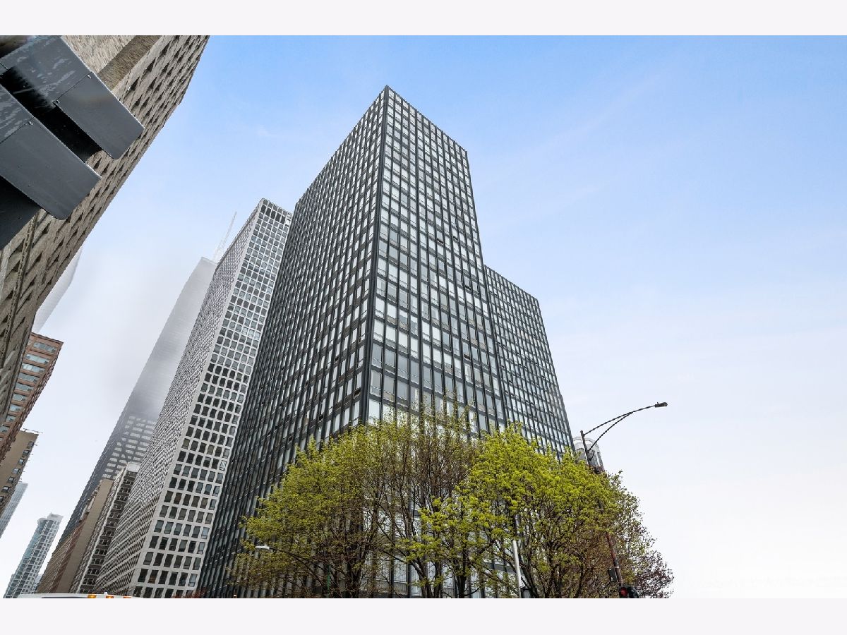 Condominiums Sold Mies Van Der Rohe Chicago Illinois, 860 Lake Shore