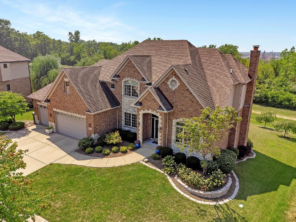 Homes & Condos & Townhomes Sold Briarcliffe Estates Lemont Illinois, 12390 Briarcliffe