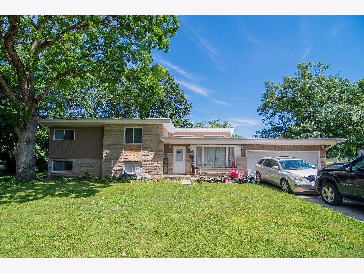  Rented Joliet Illinois, 2221 Belmont