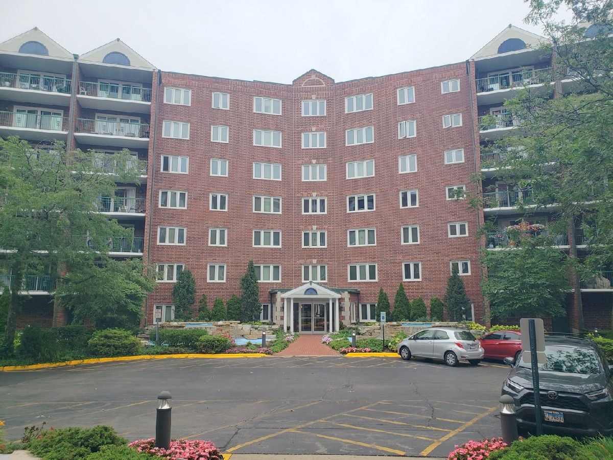 Condominiums & Homes Sold Cascades Of Norridge Norridge Illinois, 8540 Foster