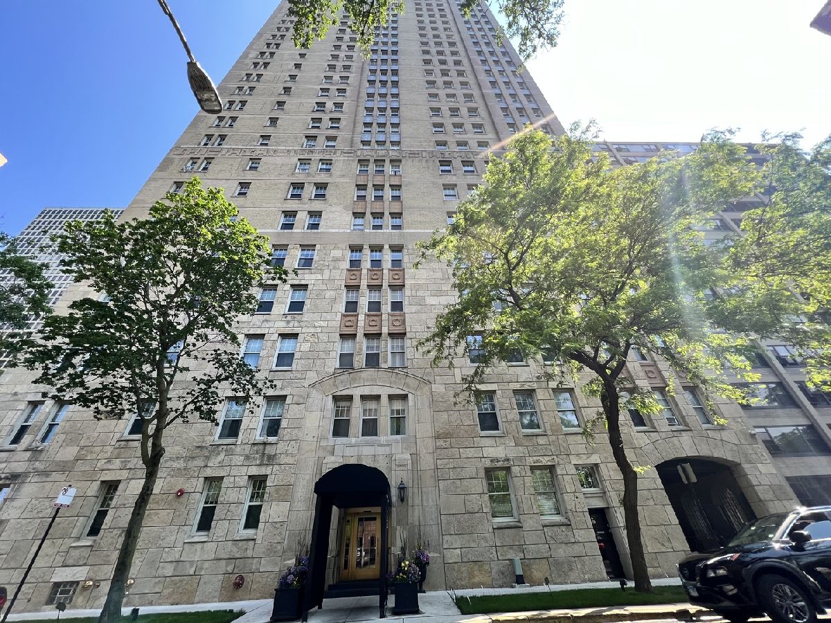 Condominiums Sold 5000 East End Building Chicago Illinois, 5000 East End