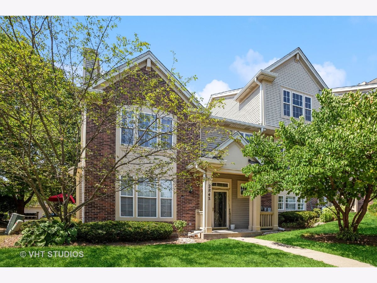 Townhomes & Homes Sold Greenwood Place Arlington Heights Illinois, 2842 Greenwood