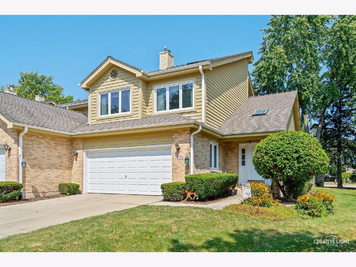 Townhomes & Homes Sold Norman Courts Darien Illinois, 1436 Coventry