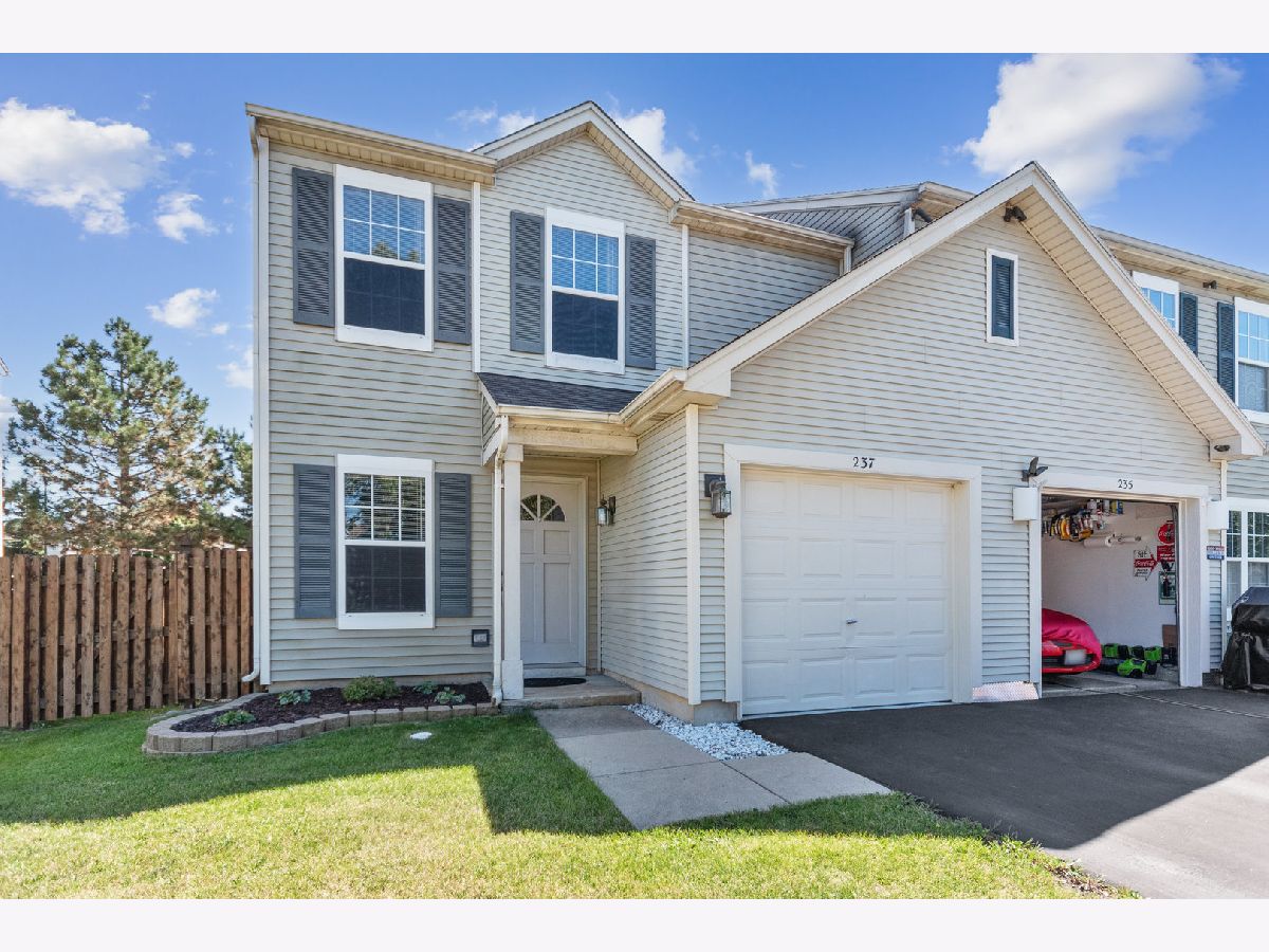 Townhomes & Homes Sold Heritage Place Romeoville Illinois, 237 Williamsburg